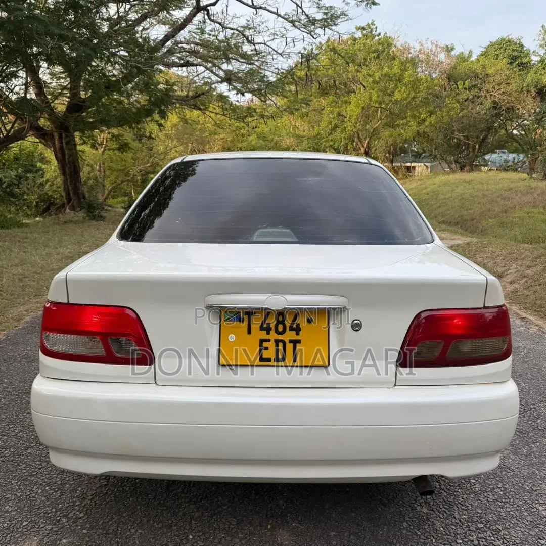 Toyota Carina 2001 White