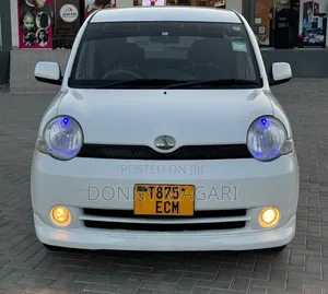 Toyota Sienta 2006 White