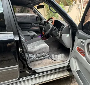 Toyota Land Cruiser 1998 Black