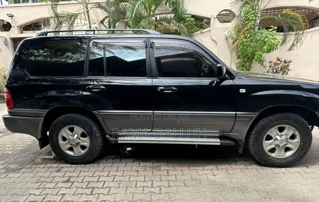 Toyota Land Cruiser 1998 Black