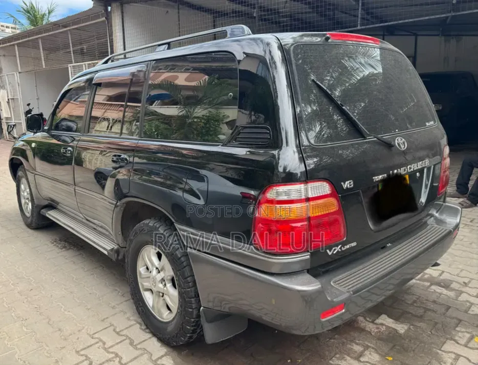 Toyota Land Cruiser 1998 Black