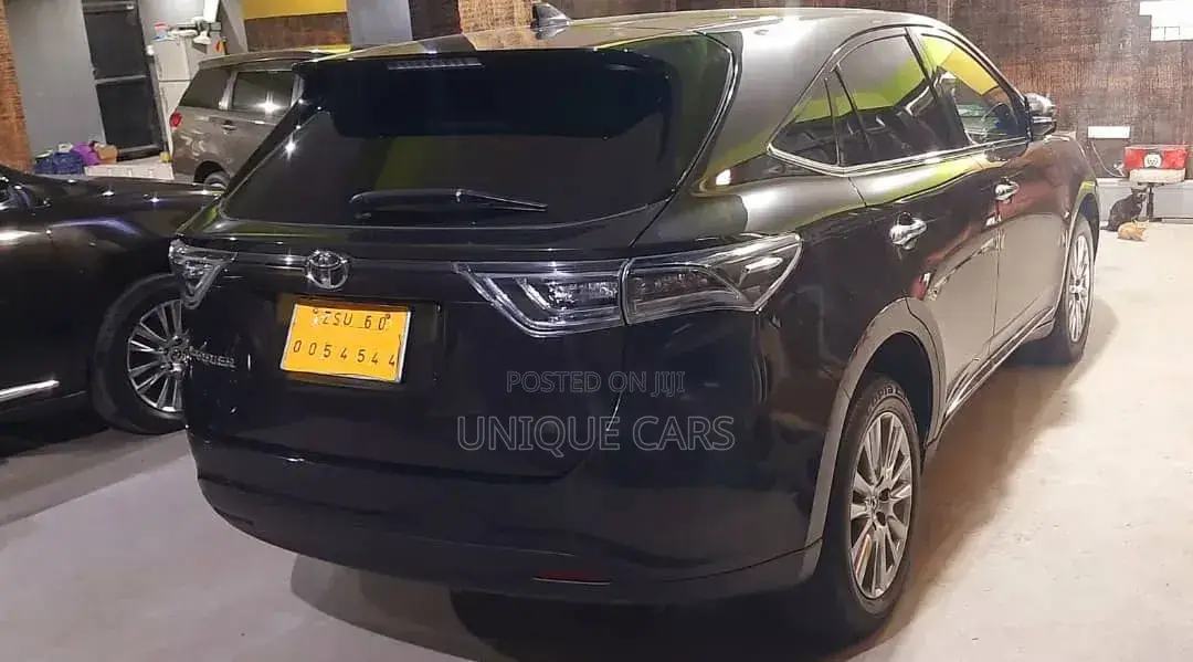 Toyota Harrier 2.0 2016 Brown