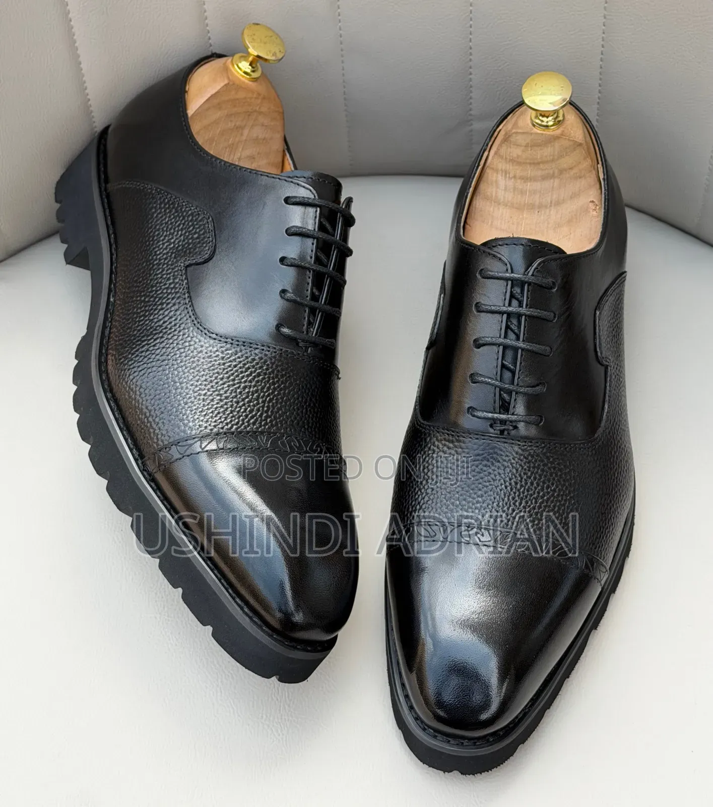 Caprio Leather Shoesbrand: Clarksfull Box