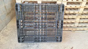 Used Plastic Pallets (Clean Like New)
