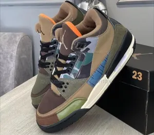 Retro Court Sneakers Clean Classic