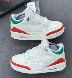 Retro Court Sneakers Clean Classic