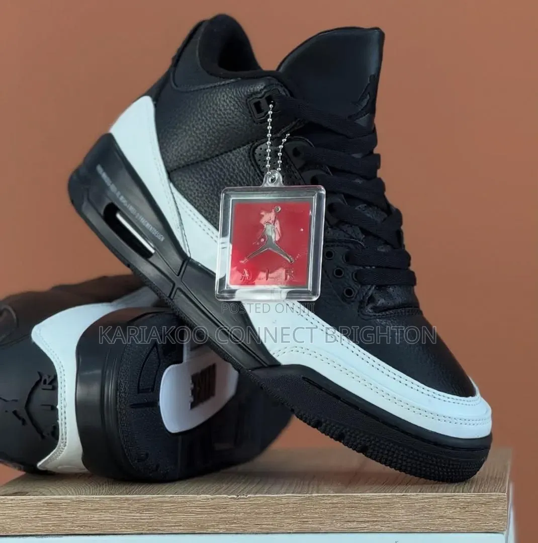 Retro Court Sneakers Clean Classic