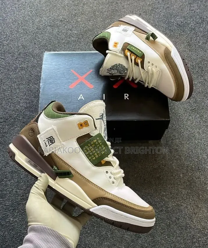 Retro Court Sneakers Clean Classic
