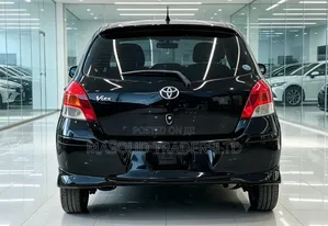 Toyota Vitz 2010 Black