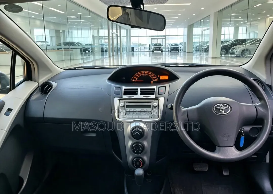 Toyota Vitz 2010 Black