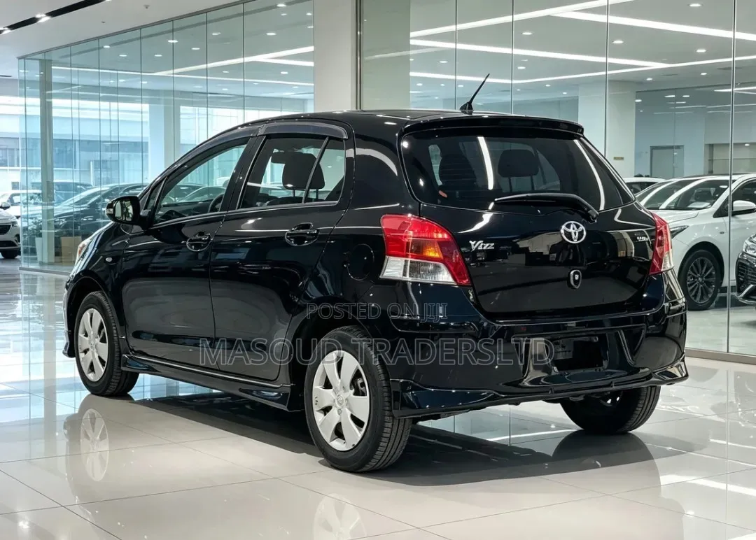 Toyota Vitz 2010 Black