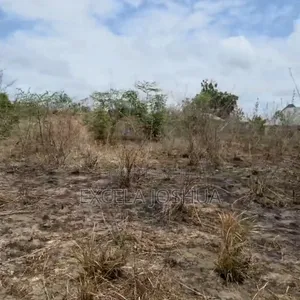 Kiwanja Kinauzwa Madale Mbopo Karibu Na Chuo Cha Malolo