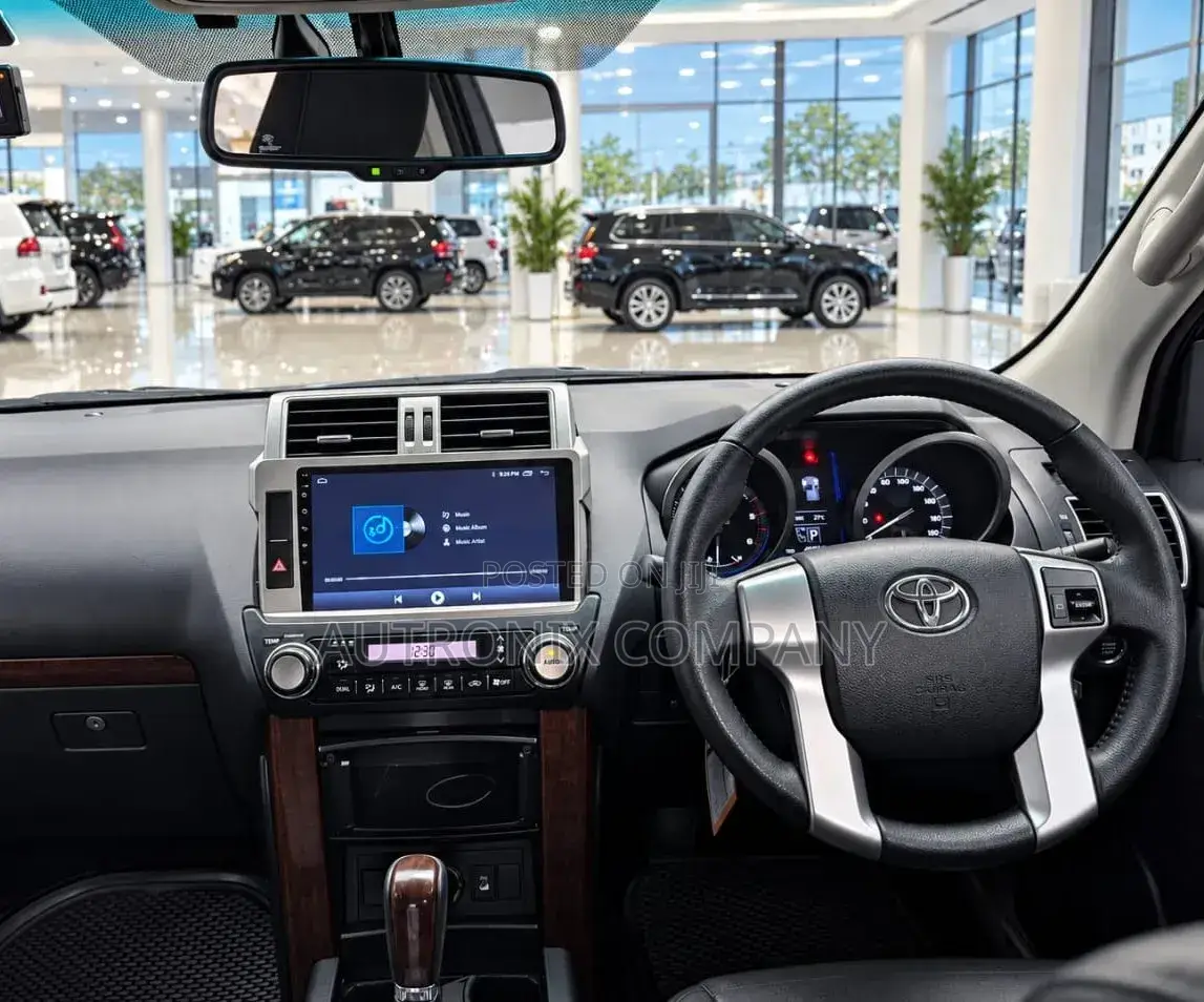 Toyota Land Cruiser Prado 2017 White