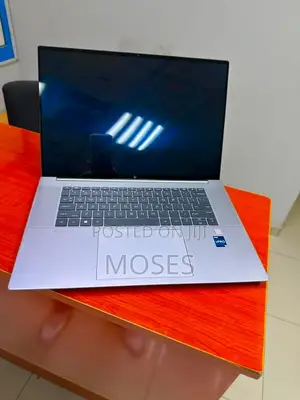 Laptop HP ZBook Studio G8 16GB Intel Core i9 SSD 512GB