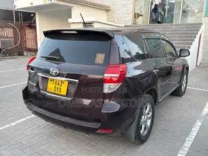 Toyota Vanguard 2011 Black