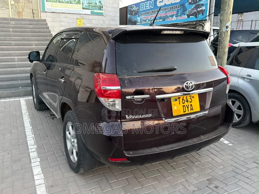 Toyota Vanguard 2011 Black