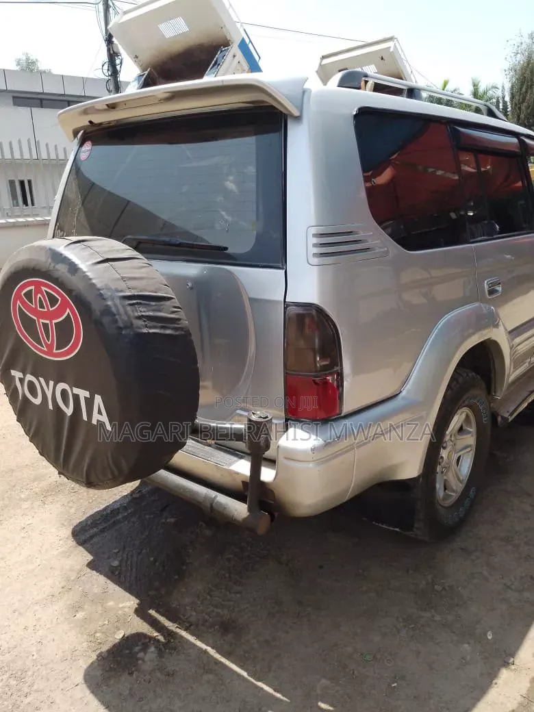 Toyota Land Cruiser Prado 1999 Silver