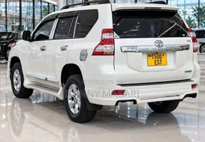 Toyota Land Cruiser Prado 2017 White