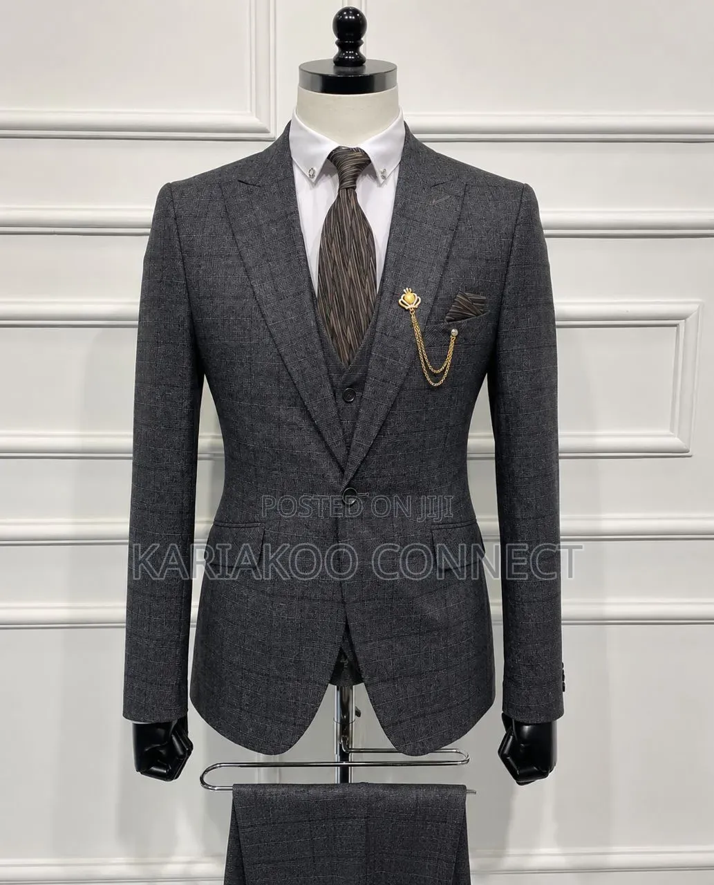 Pure Meaning of Gray Suit