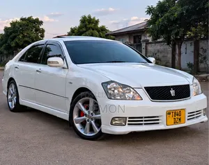Toyota Crown Royal 2.5 2003 White