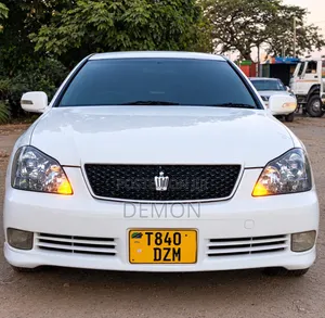 Toyota Crown Royal 2.5 2003 White