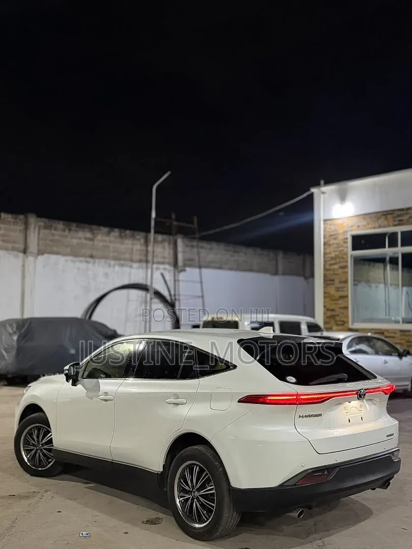 Toyota Harrier 2021 White