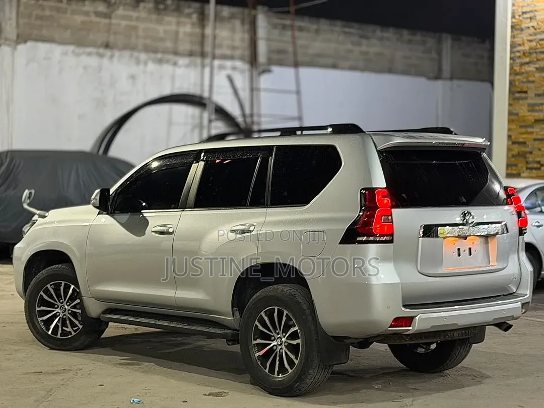 Toyota Land Cruiser Prado 2.8 2020 Silver