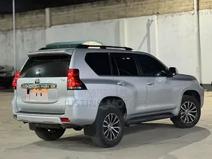 Toyota Land Cruiser Prado 2.8 2020 Silver