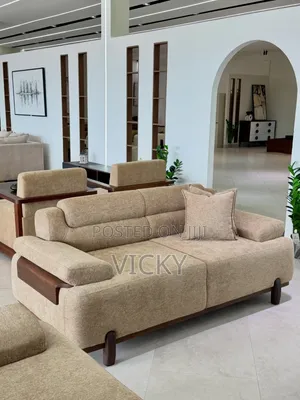Sofa Very Expensiv 