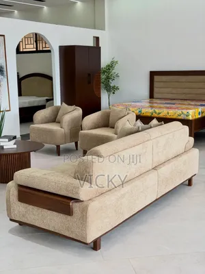 Sofa Very Expensiv 