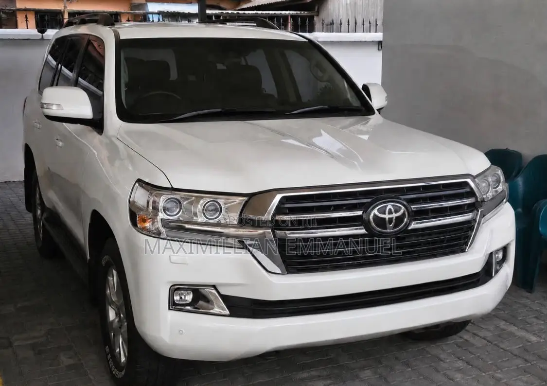 Toyota Land Cruiser 2021 White