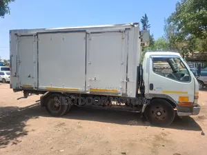 Mitsubishi Canter 2006 White