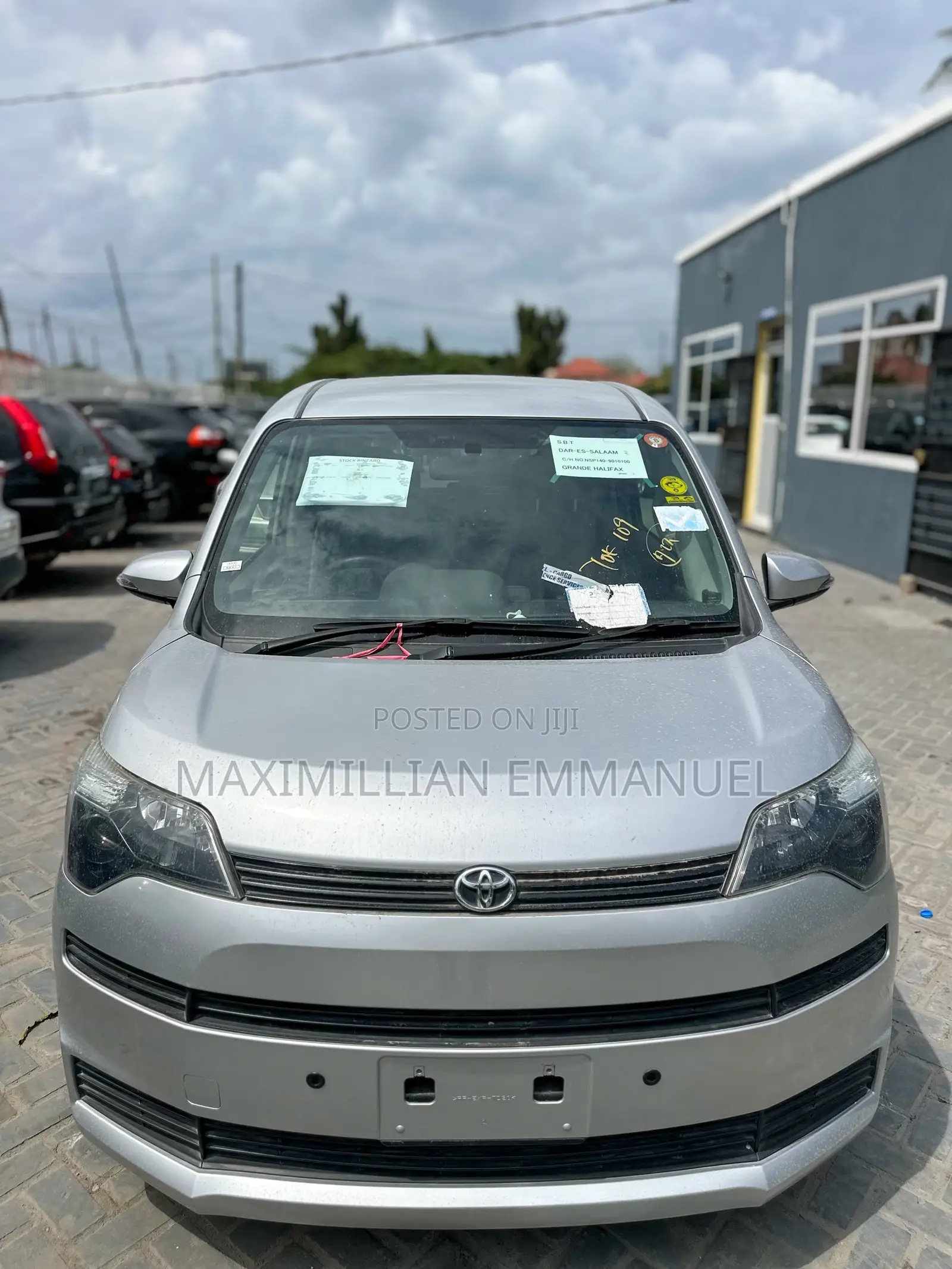 Toyota Spade 2013 Silver