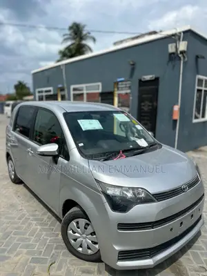 Toyota Spade 2013 Silver