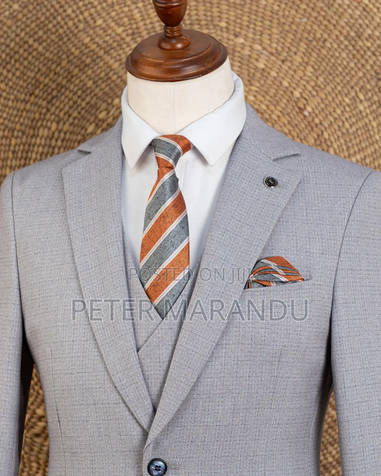 Suti Kali Ya Mvi (Joselino Light Grey 3-Piece Suit) – Inauzwa!