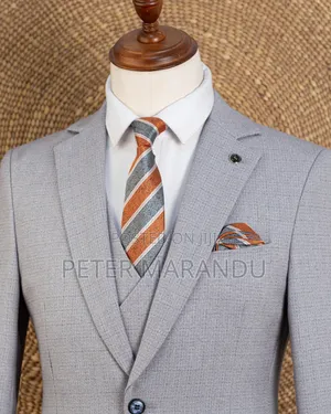 Suti Kali Ya Mvi (Joselino Light Grey 3-Piece Suit) – Inauzwa!