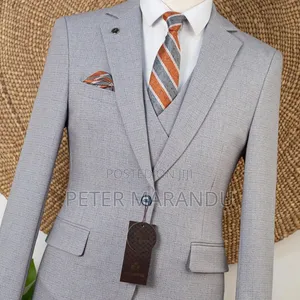 Suti Kali Ya Mvi (Joselino Light Grey 3-Piece Suit) – Inauzwa!
