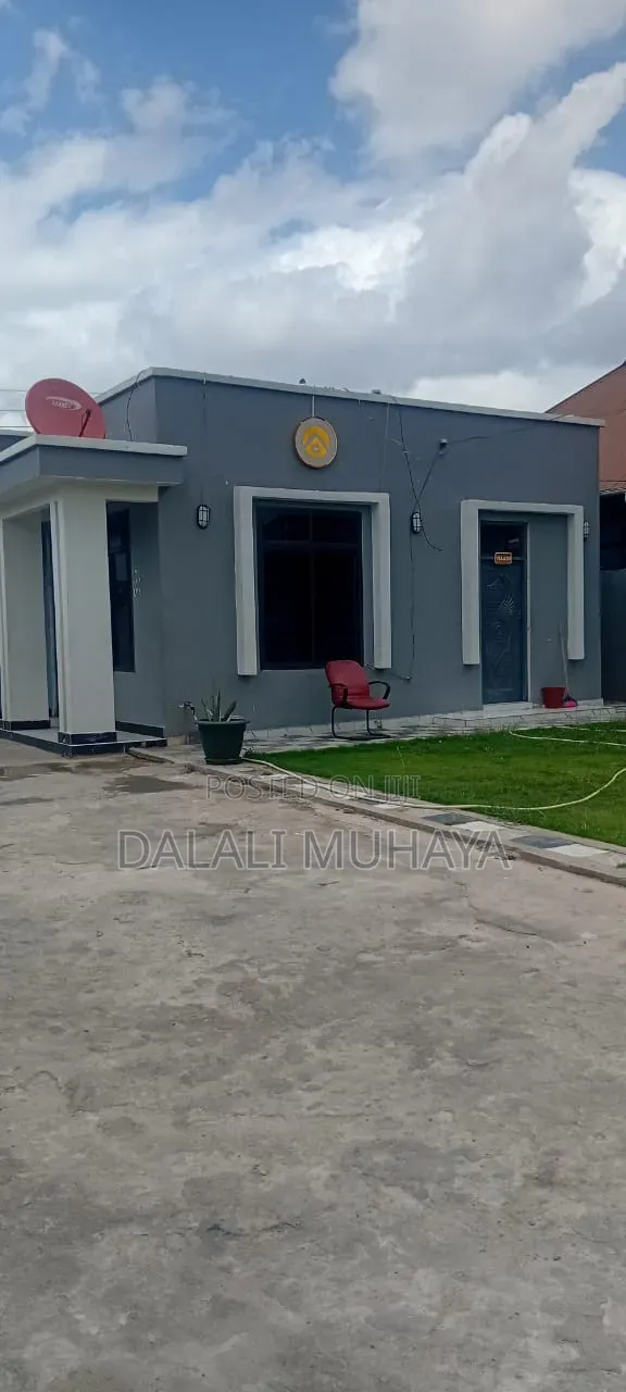 10bdrm House in Makumbusho Street, Kijitonyama for sale