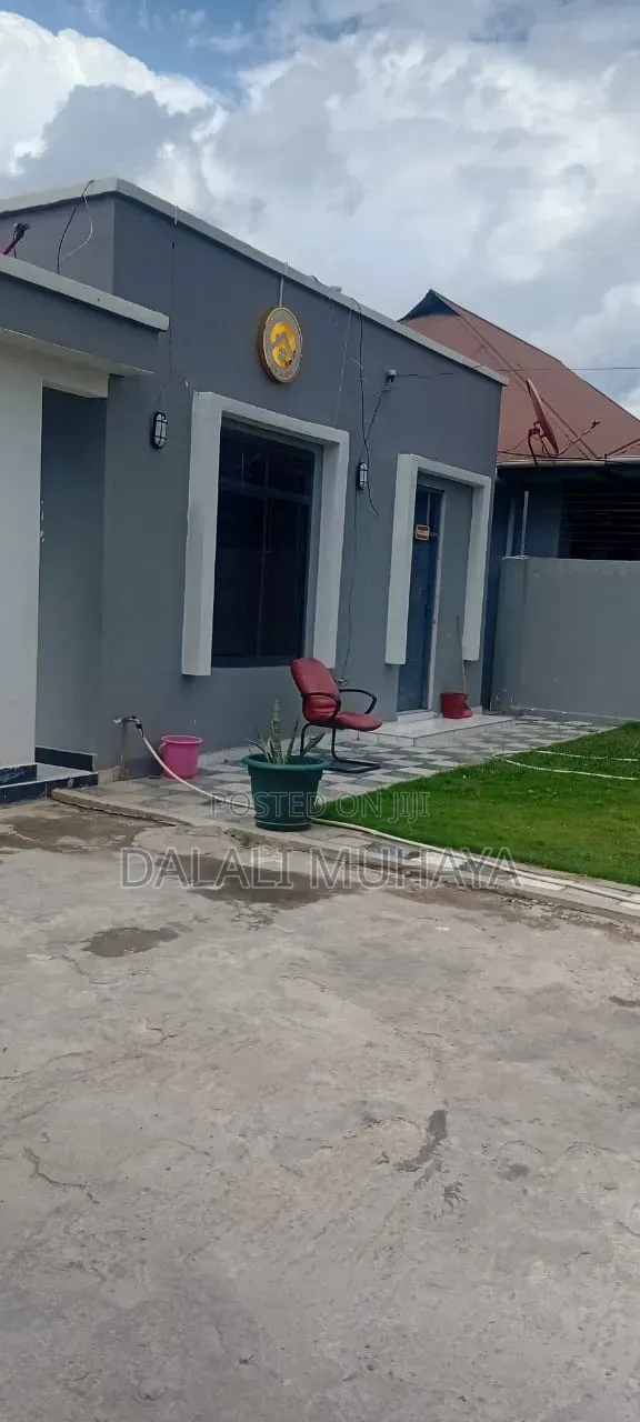 10bdrm House in Makumbusho Street, Kijitonyama for sale