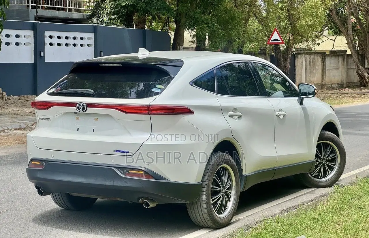 Toyota Harrier 2.0 2021 Pearl