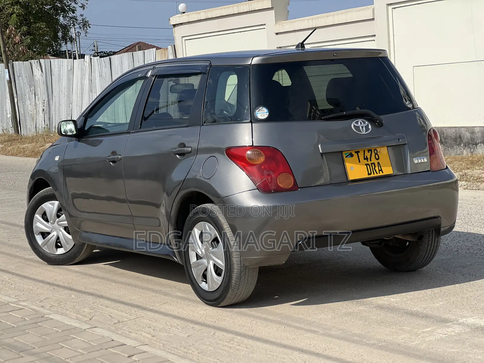 Toyota IST 2004 Gray