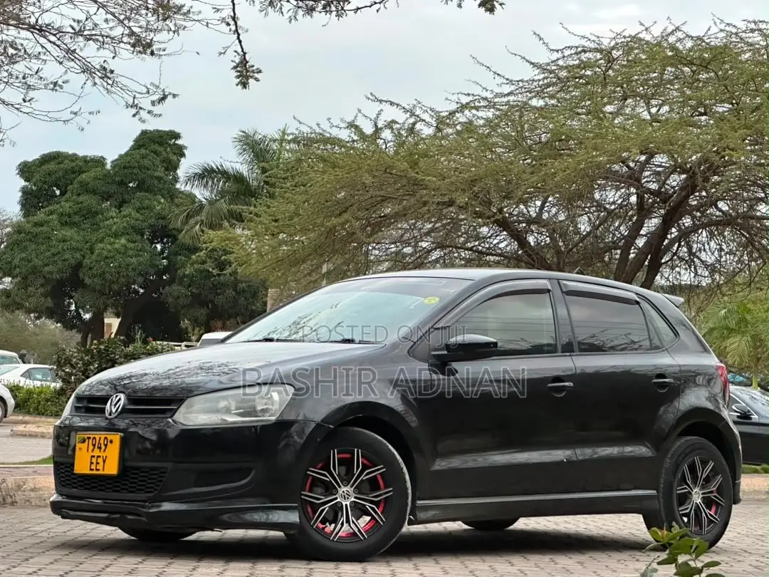 Volkswagen Polo 2013 Black