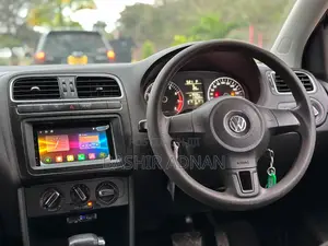 Volkswagen Polo 2013 Black