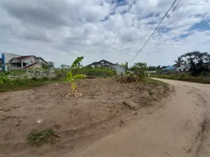 Kiwanja Kinauzwa Kigamboni Kibada