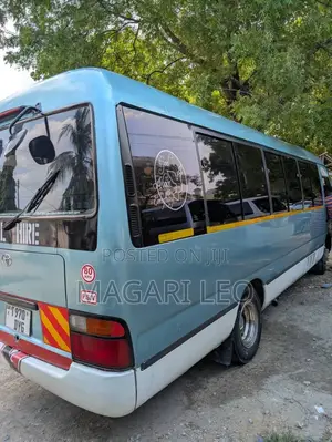 Toyota Coaster 2004 Blue