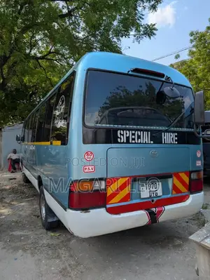 Toyota Coaster 2004 Blue