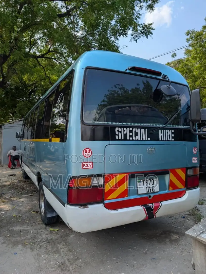 Toyota Coaster 2004 Blue