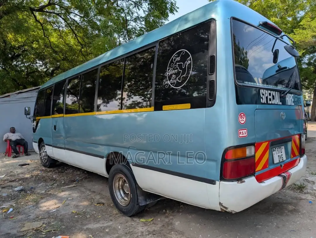 Toyota Coaster 2004 Blue