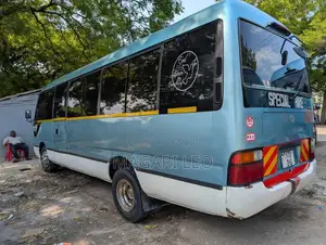 Toyota Coaster 2004 Blue