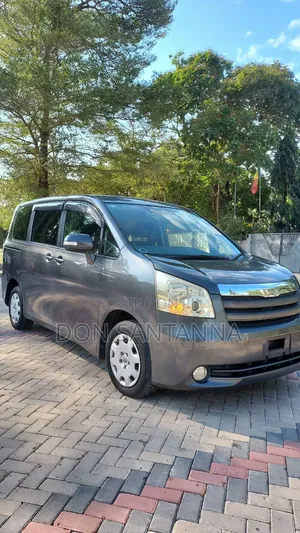 Toyota Noah 2009 Black